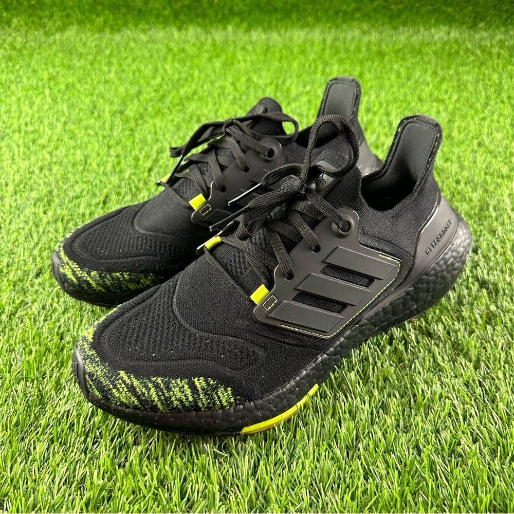 Adidas Ultraboost 22 Cushion Running Shoes Black Solar Yellow US Men’s Sz 8 EUC